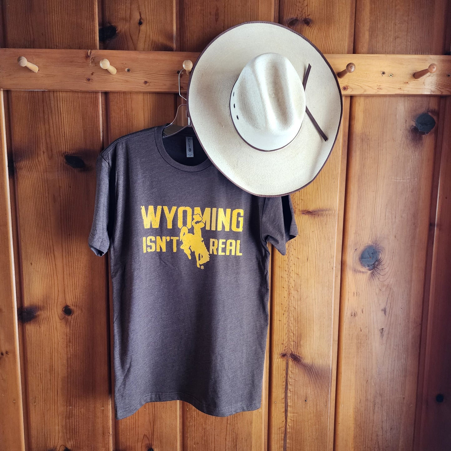 T-Shirt Vintage Brown with Gold Bucking Horse